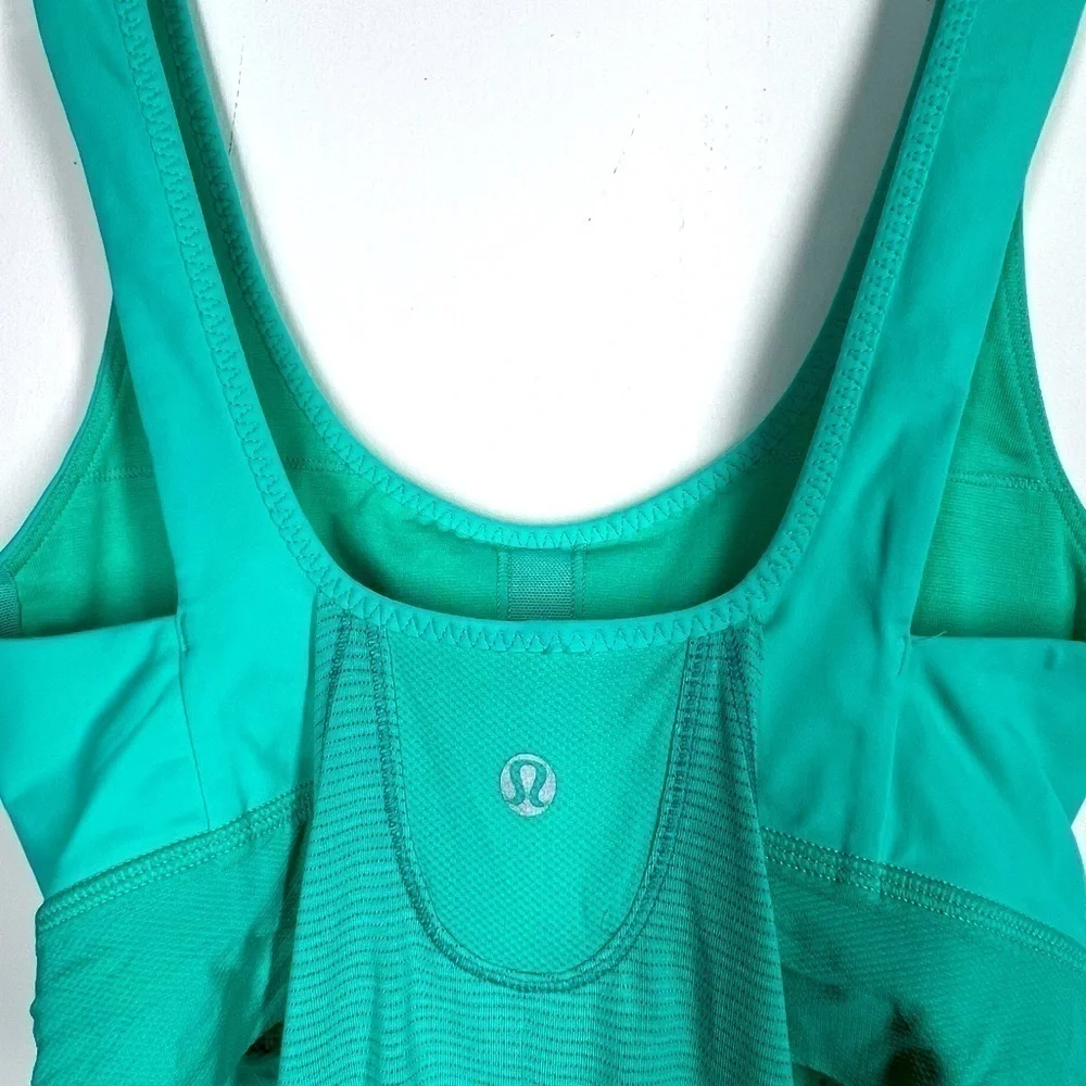 Lululemon Lightweight Loose Tank w/ Longline Bra 4 NWOT